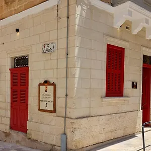 Number 12 Vittoriosa